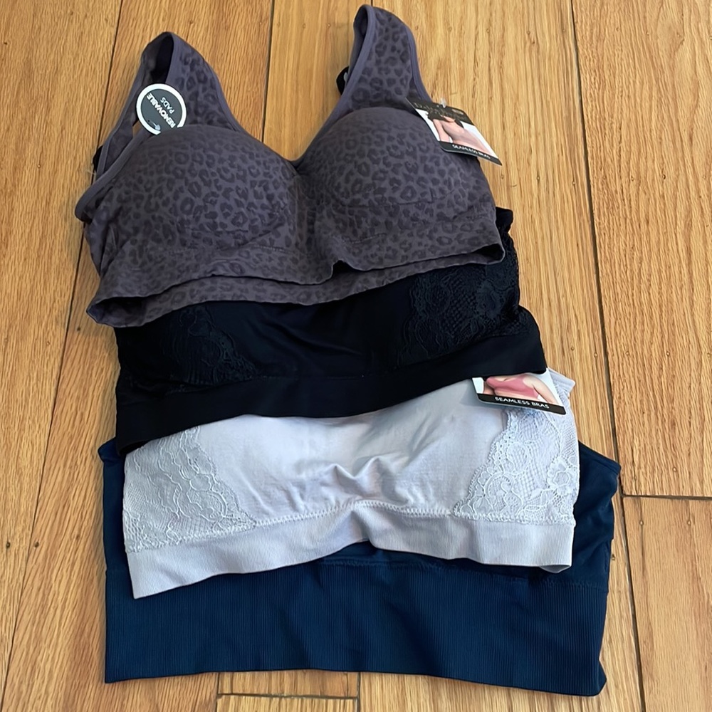 DELTA BURKE Seamless Bra
